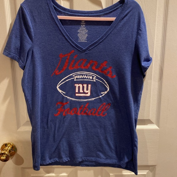 COPY - New York Giants blue with red V-neck short sleeve T-shirt, size XL - Picture 3 of 5